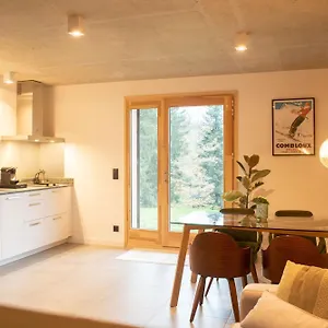 Avellana , Combloux France